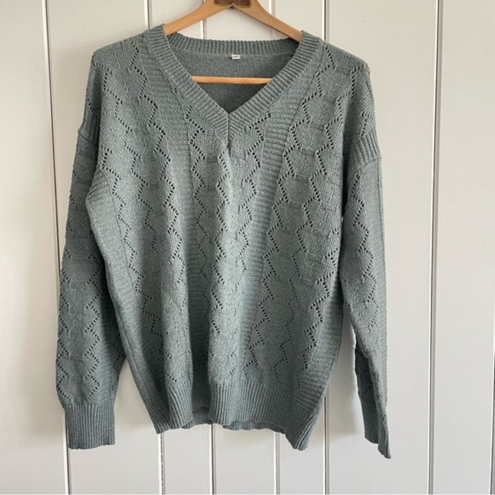 $10 SALE Sage Green V-Neck Cable Knit Pullover Women’s Sweater - Picture 1 of 7